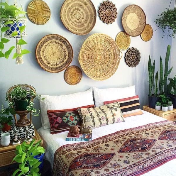 +15 Boho Wall Decor Ideas (Modern to Vintage!)