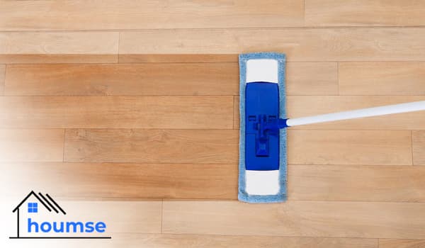 How To Clean Vinyl Floors (with 5 DIY Cleaners)