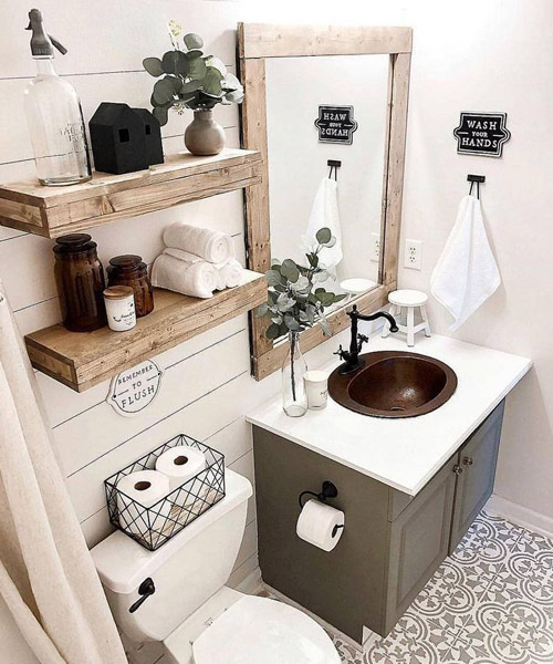 rustic farmhouse bathroom