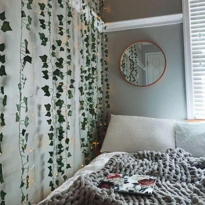 aesthetic bedroom vines